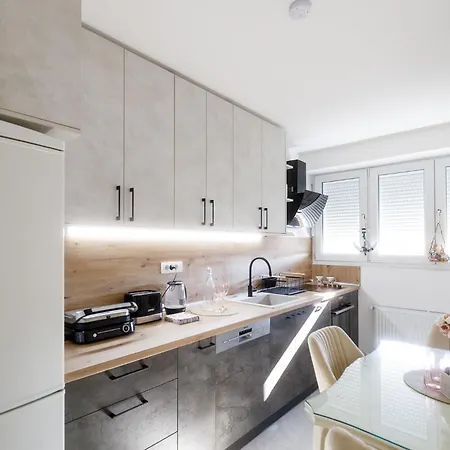 Apartamento Fair-novi Sad Na Dan Novi Sad